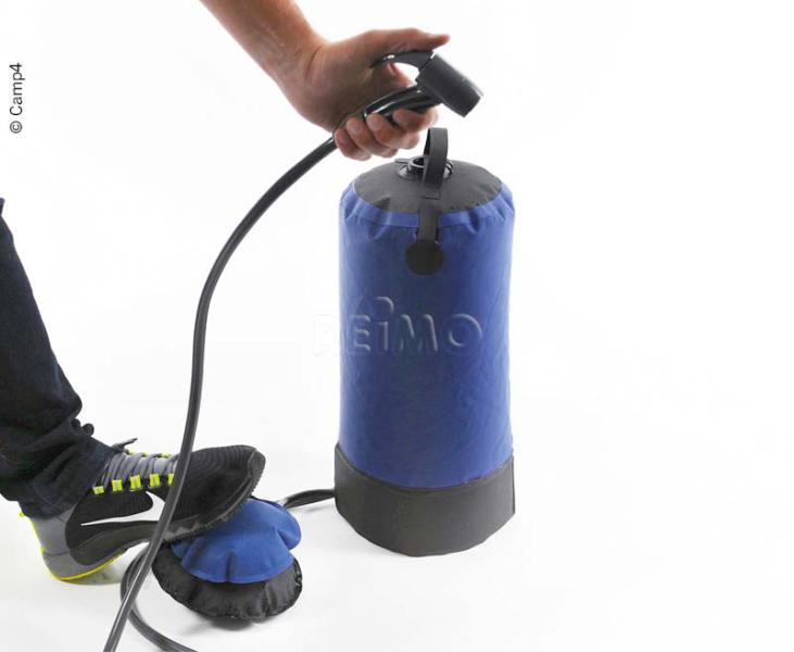 Camping shower with 12l water tank